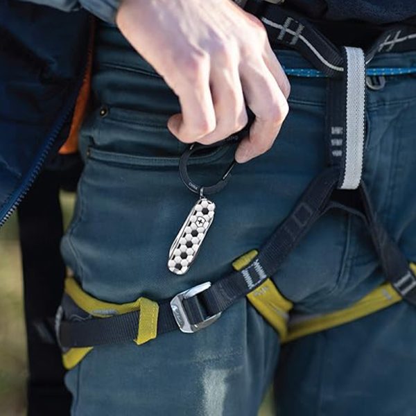 چاقوی 7 کاره ویکتورینوکس مدل CLASSIC LIMITED EDITION 2020 World of Soccer