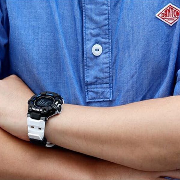 ساعت مچی مردانه کاسیو مدل GBD-100LM-1DR دایره ای با بند رزین ضد آب ۲۰ اتم