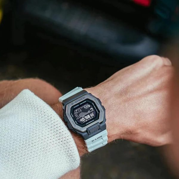 ساعت مچی مردانه کاسیو مدل GBX-100TT-8DR با بند رزین