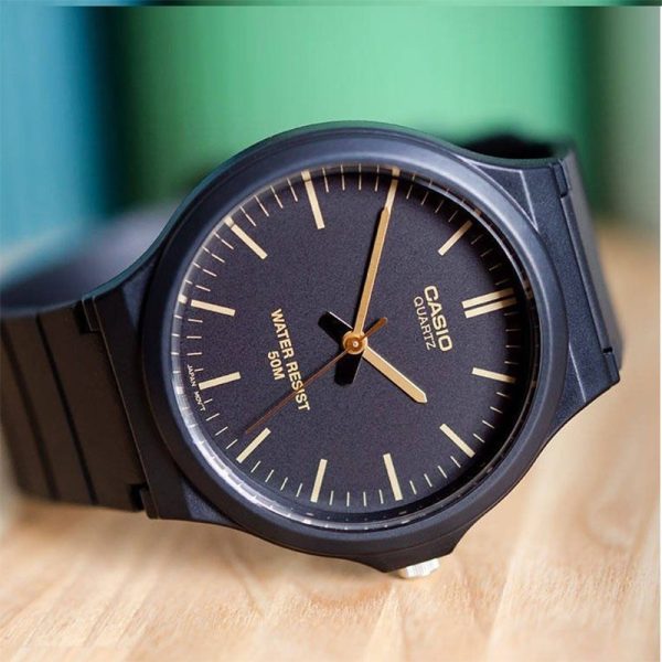 ساعت مچی کاسیو مدل MW-240-1E2VDF