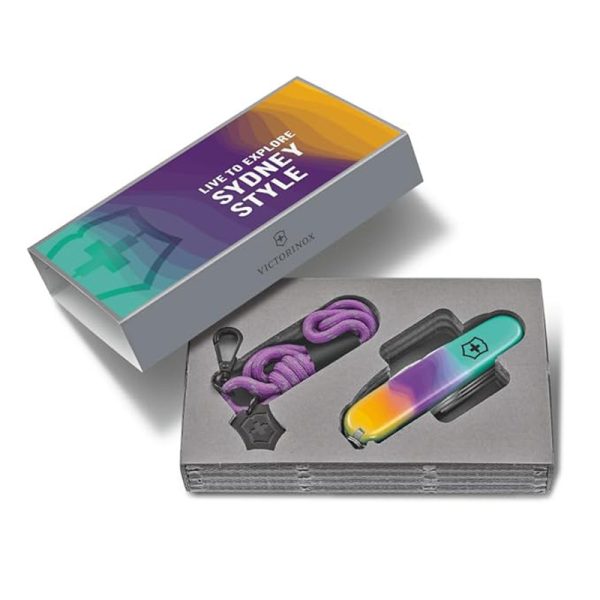 Victorinox Swiss Army Knife Companion Sydney Style, (9.1 cm) Green, ABS/Cellidor Scale, 1.3909.E222| Outdoor Multitool Medium Pocket Knife With Scissors, Gift For Him And Her