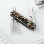 چاقو چندکاره ویکتورینوکس مدل Classic SD - Camouflage