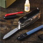 چاقو تیزکن ویکتورینوکس مدل knife sharpener