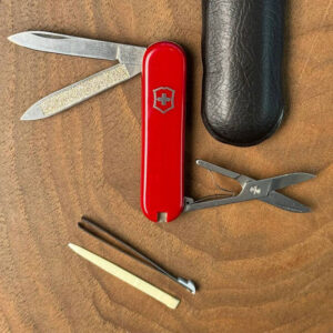 چاقو چندکاره ویکتورینوکس مدل Classic SD Red