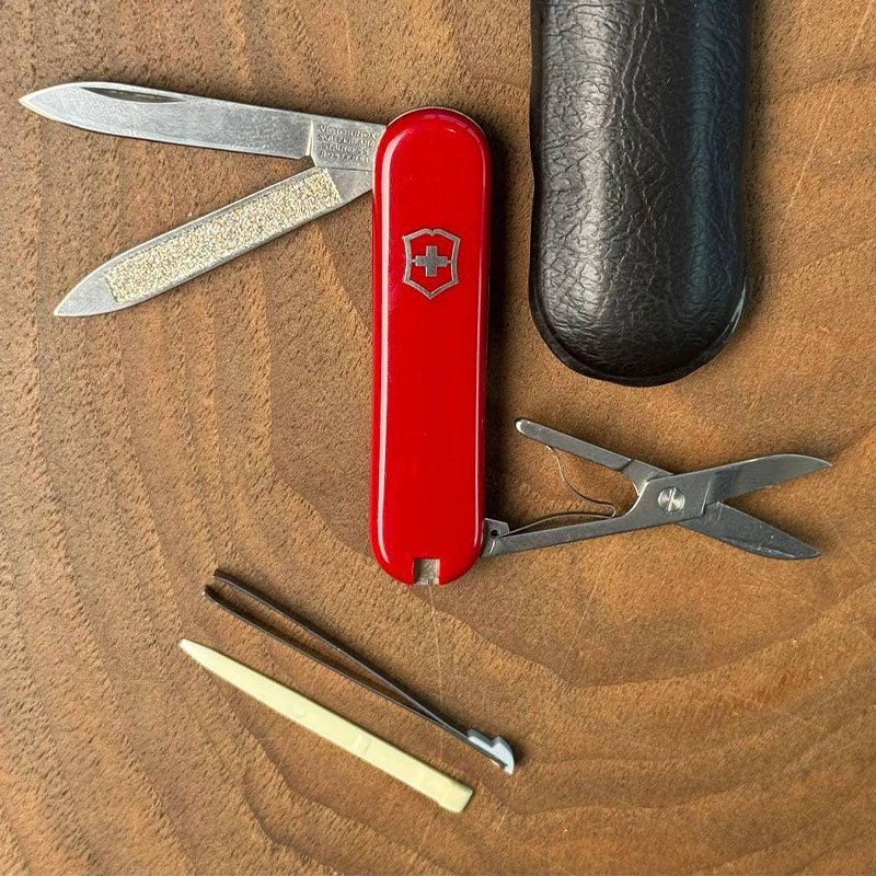 چاقو-چندکاره-ویکتورینوکس-مدل-Classic-SD-Red چاقو چندکاره ویکتورینوکس مدل Classic SD Red