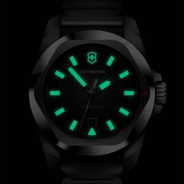 ساعت ویکتورینوکس مدل I.N.O.X Quartz Watch 242028