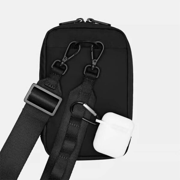 کیف‌ رودوشی ویکتورینوکس مدل TRAVEL ESSENTIALS CITY POUCH 653376