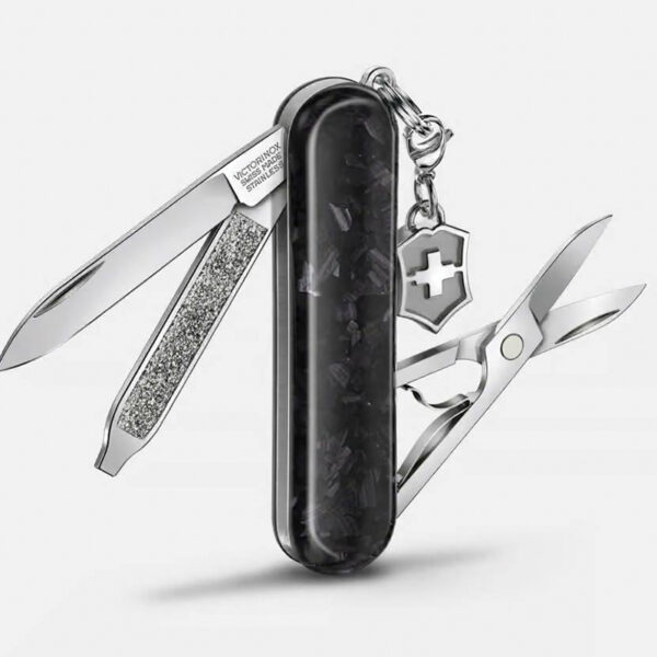 چاقو چندکاره ویکتورینوکس مدل CLASSIC SD BRILLIANT CARBON رفرنس 0.6221.90