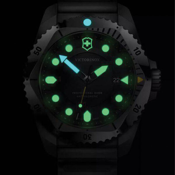 ساعت ویکتورینوکس مدل DIVE PRO QUARTZ رفرنس 241990