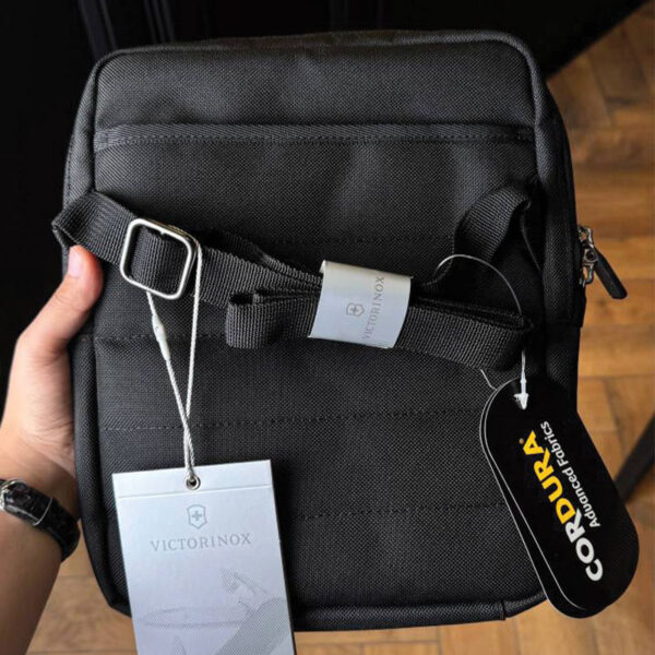 کیف رودوشی ویکتورینوکس مدل WERKS PROFESSIONAL CORDURA®️ CROSSBODY TABLET BAG رفرنس 611472